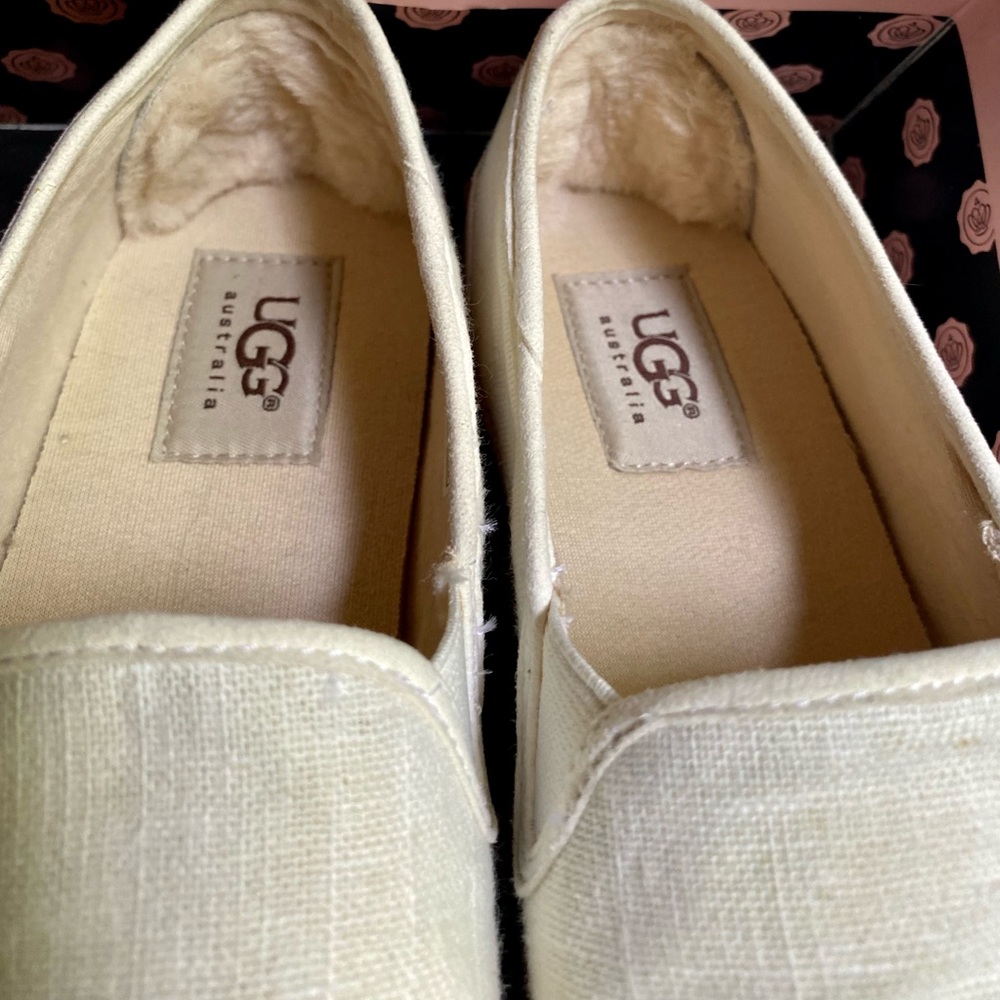 ⭐️UGG Slip-on Loafers⭐️ - Picture 7 of 10